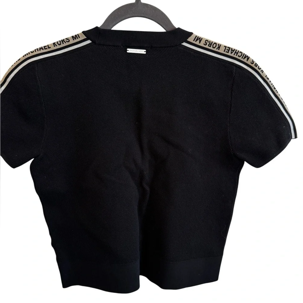 Michael Kors
Logo Tape Textured Knit Short-Sleeve Sweater - Picture 6 of 9